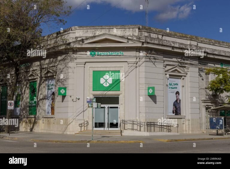 fachada banco santa fe reloj apertura