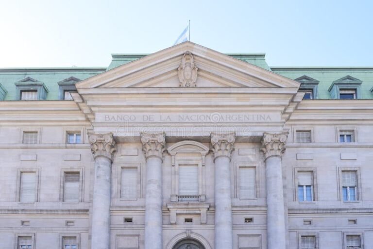 fachada banco sucursal la rioja argentina