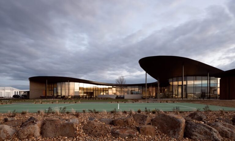 fachada moderna casa club comunidad santo tome