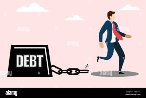 persona feliz rompiendo cadenas de deudas