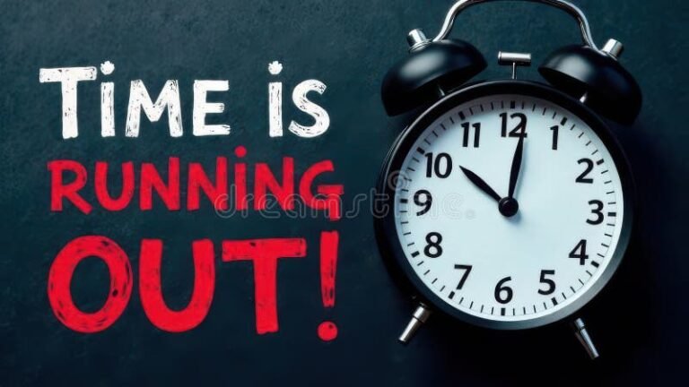 Qué es un aviso a corto plazo y cuándo se debe usar 2 reloj marcando cuenta regresiva urgente